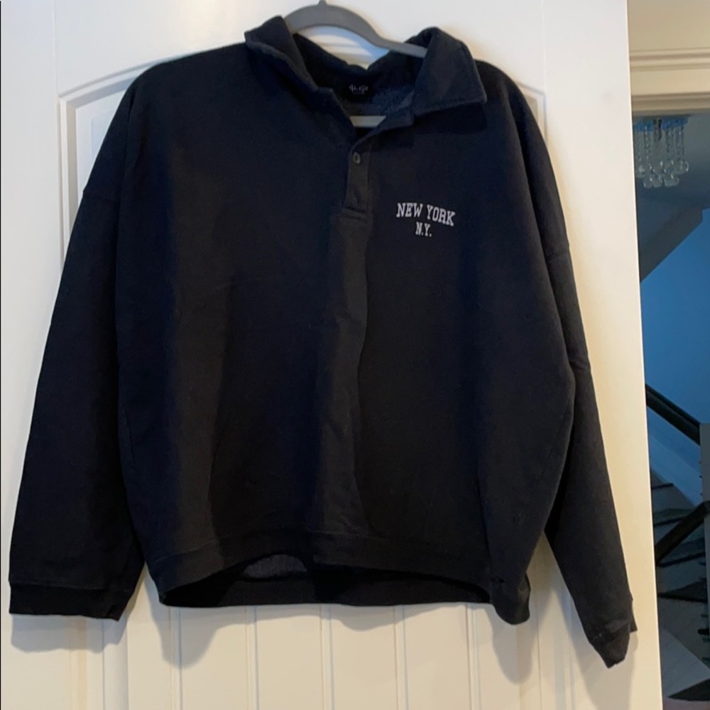 Brandy Melville NY Crewneck